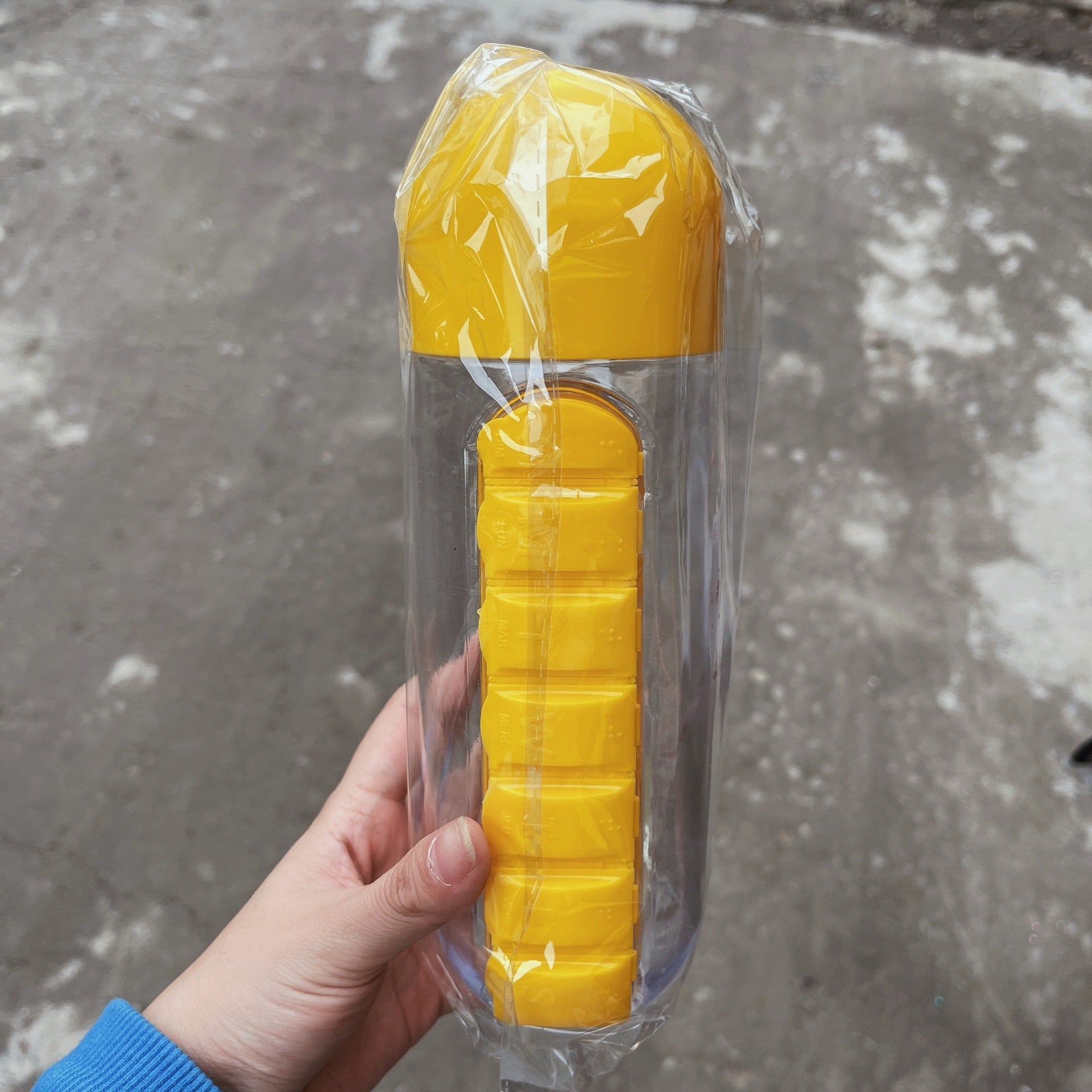 2-in-1 Multifunctional Pill Organizer Water Bottle